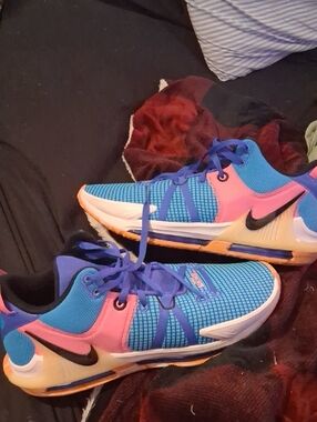 Nike Blue Pink Orange lebron witness Shoes